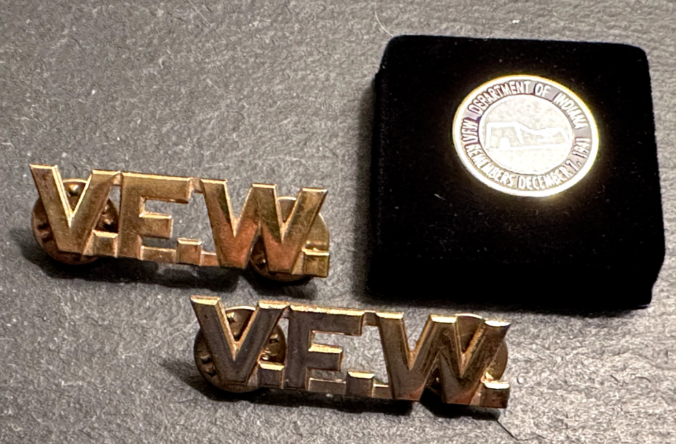VFW PINS: INDIANA REMEMBERS 12/7/41 & 2 VFW GOLD TONE D89