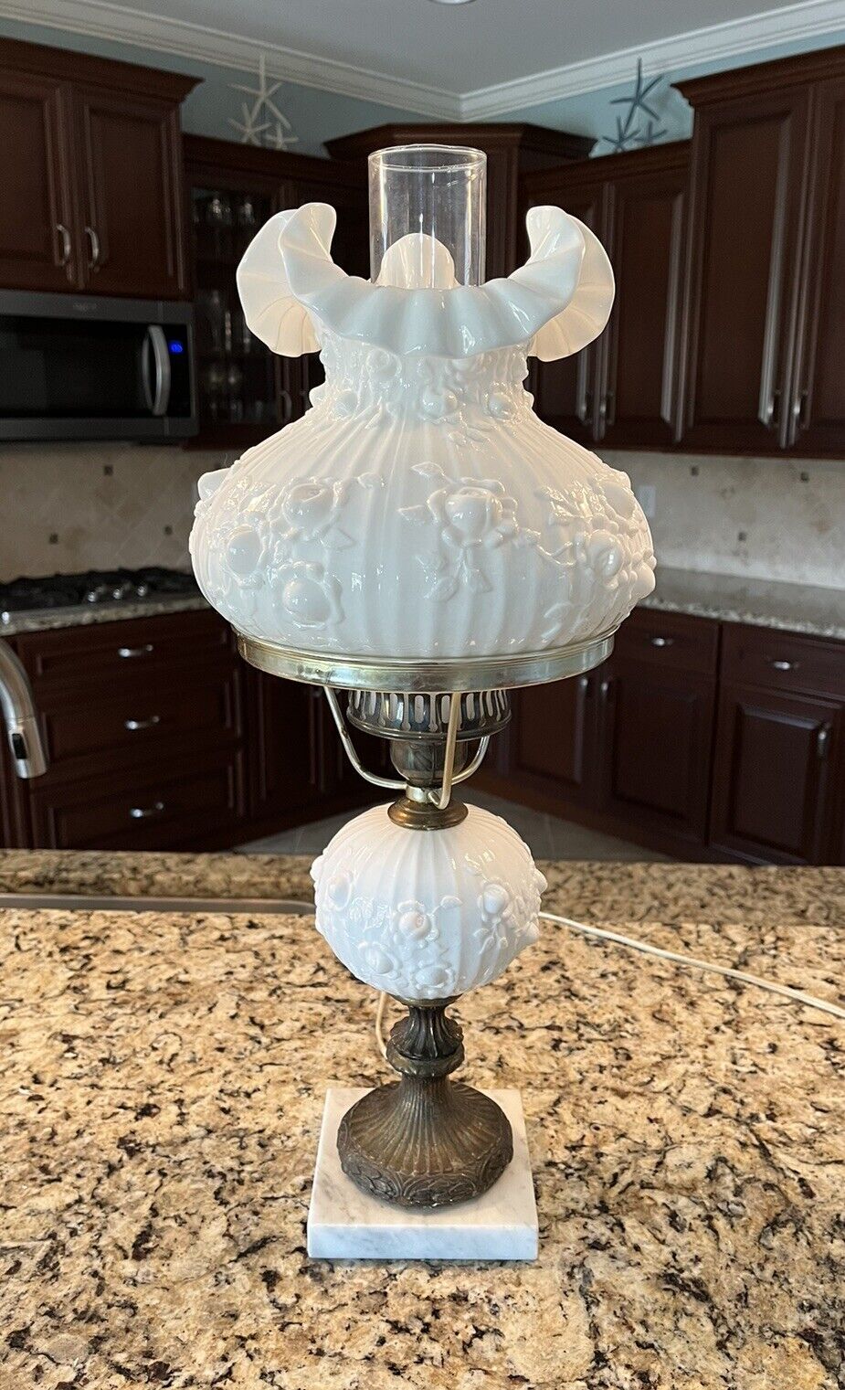 Vintage Fenton Cabbage Rose Table Lamp with Marble Base 20\