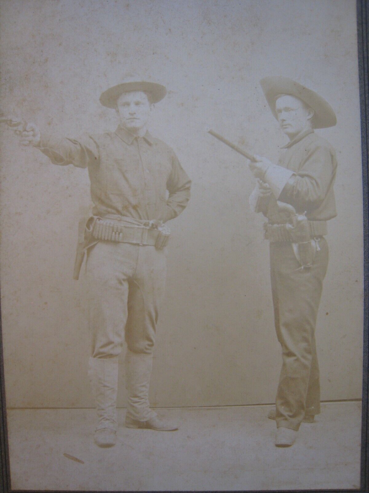 Antique 1890 CABINET CARD, OLD WEST ARMED COWBOYS, SOUTH DAKOTA, I\'Ded