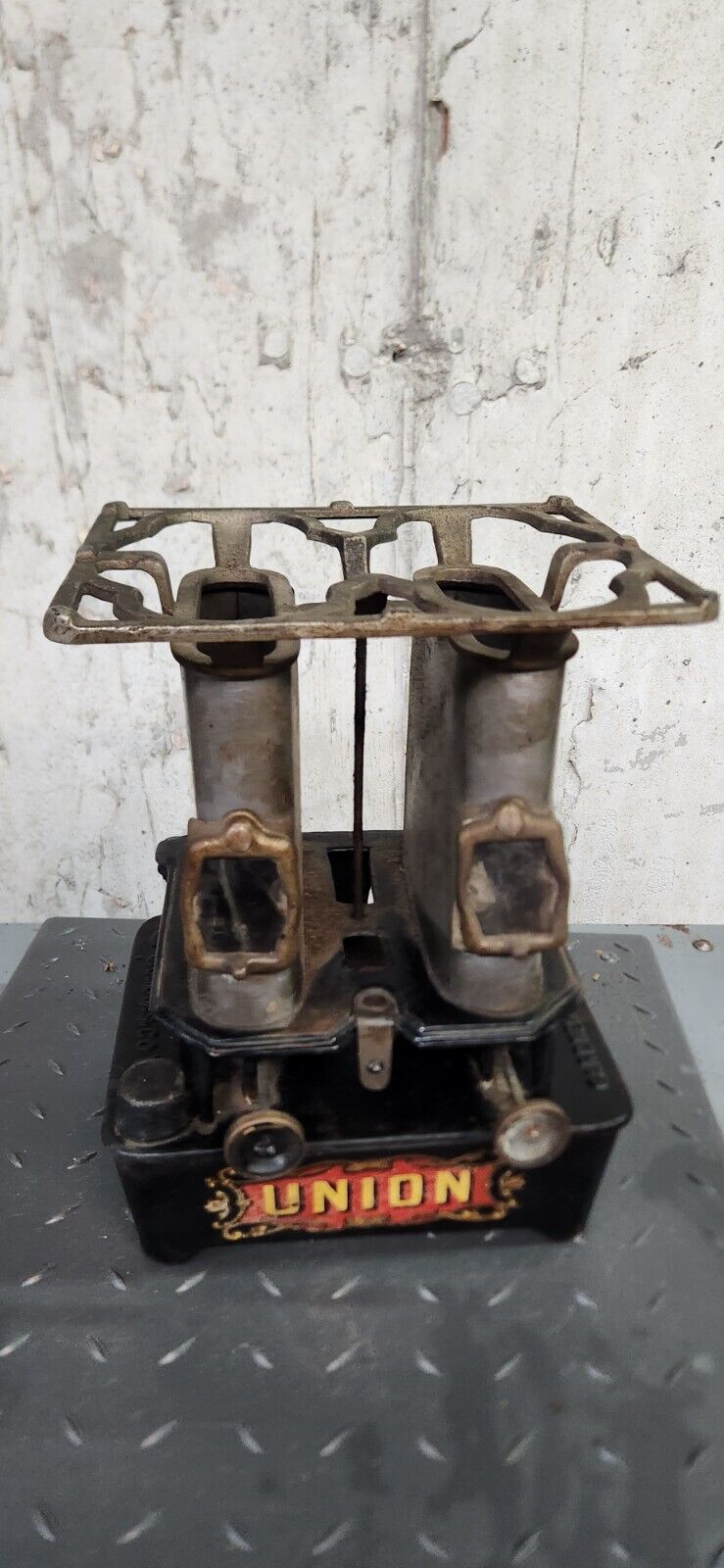 antique union double sad iron oil heater cast iron C.O.&G.S. co Gardner Mass