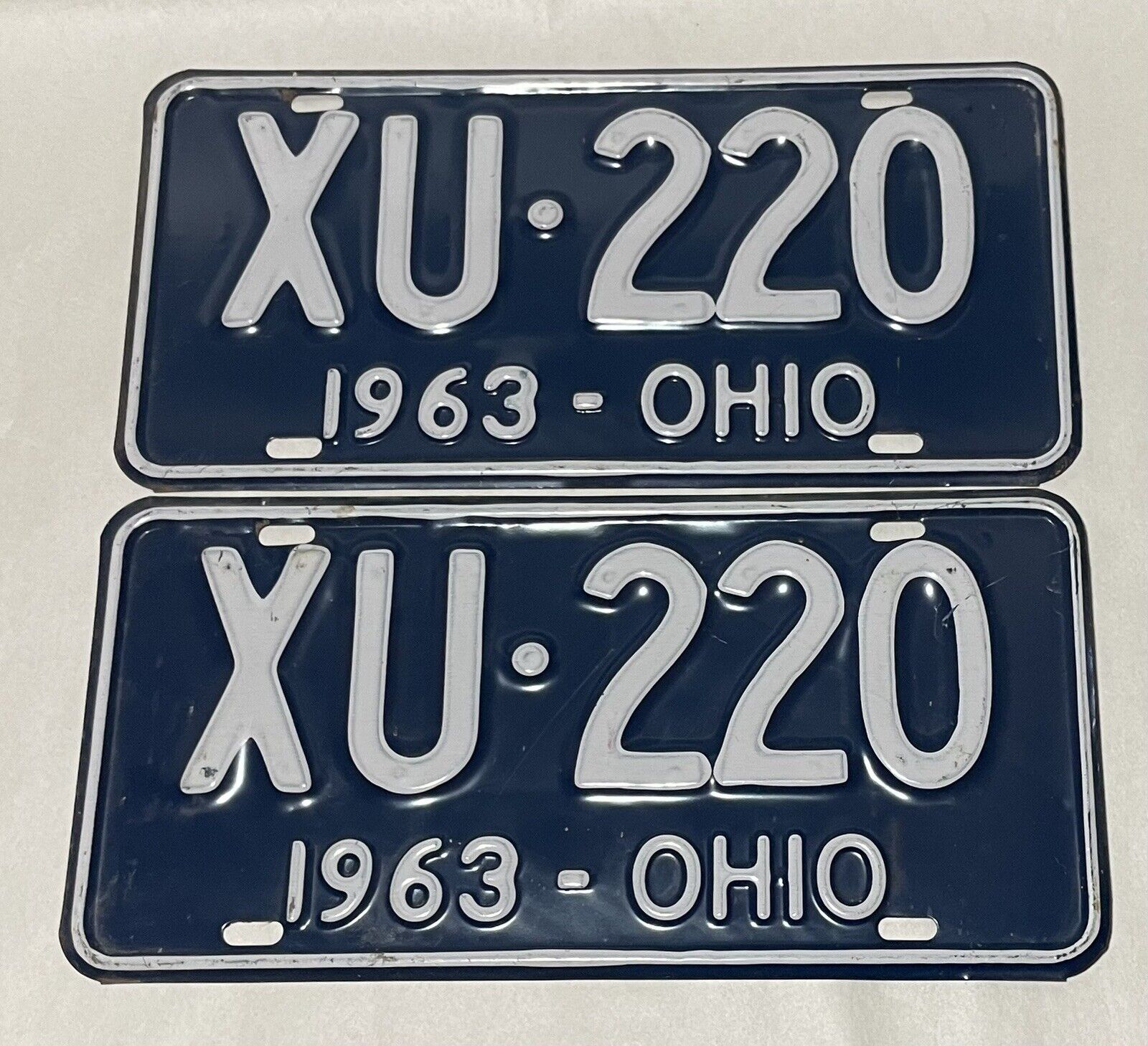 1963 Ohio Blue White  License Plates Pair XU220 Original - Nice Patina VTG