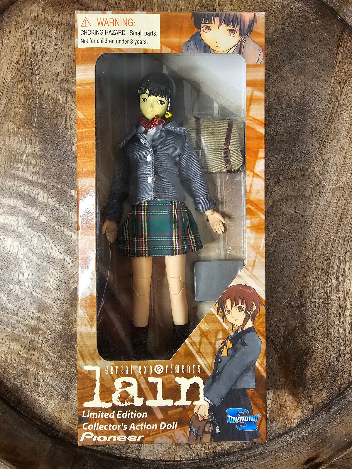 Serial Experiments Lain Limited Edition Collector\'s Action Doll School Girl