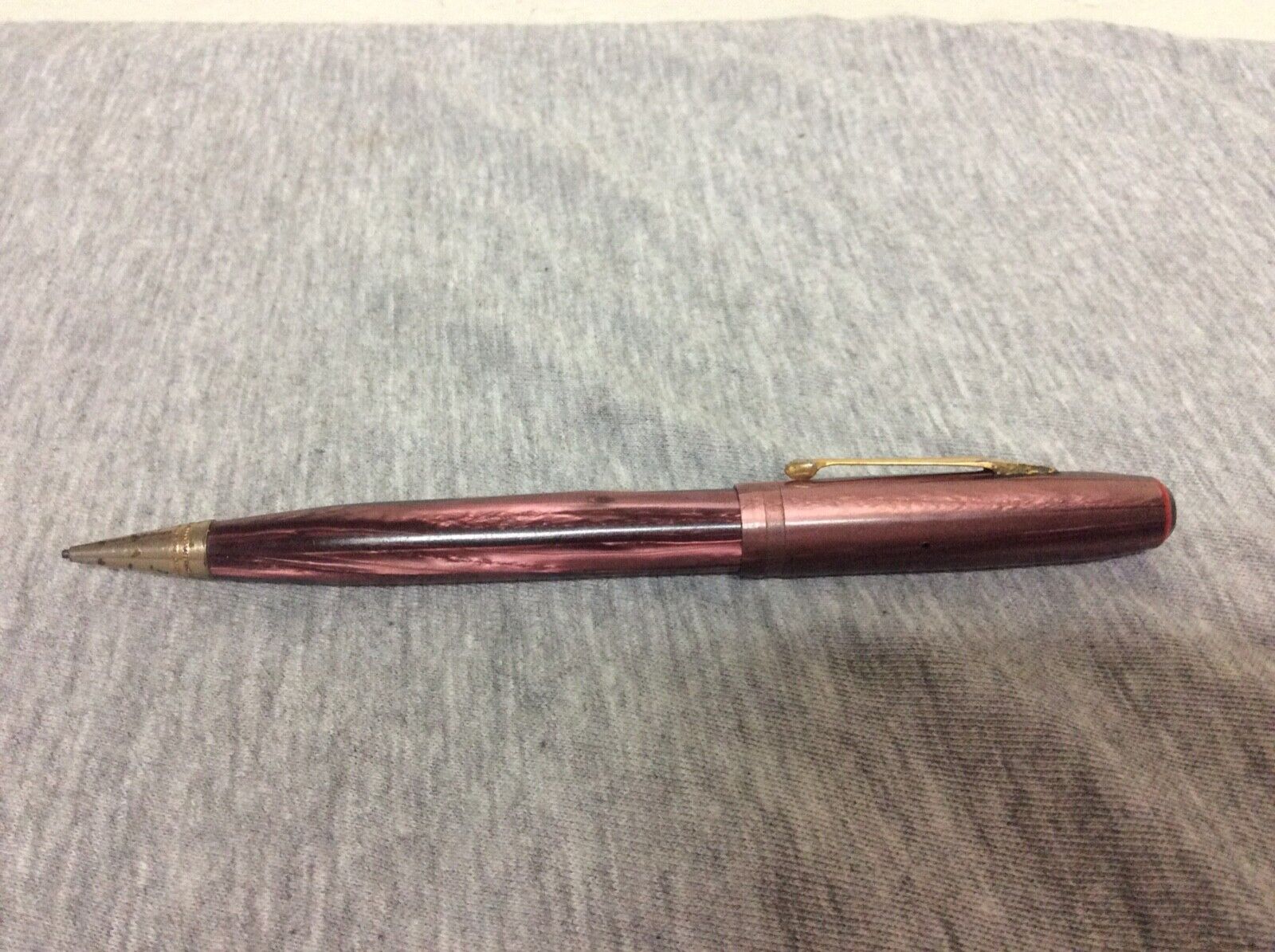 Vintage Wearever Marbled Maroon Fountain Pen 14k GP Nib & Mechanical Pencil