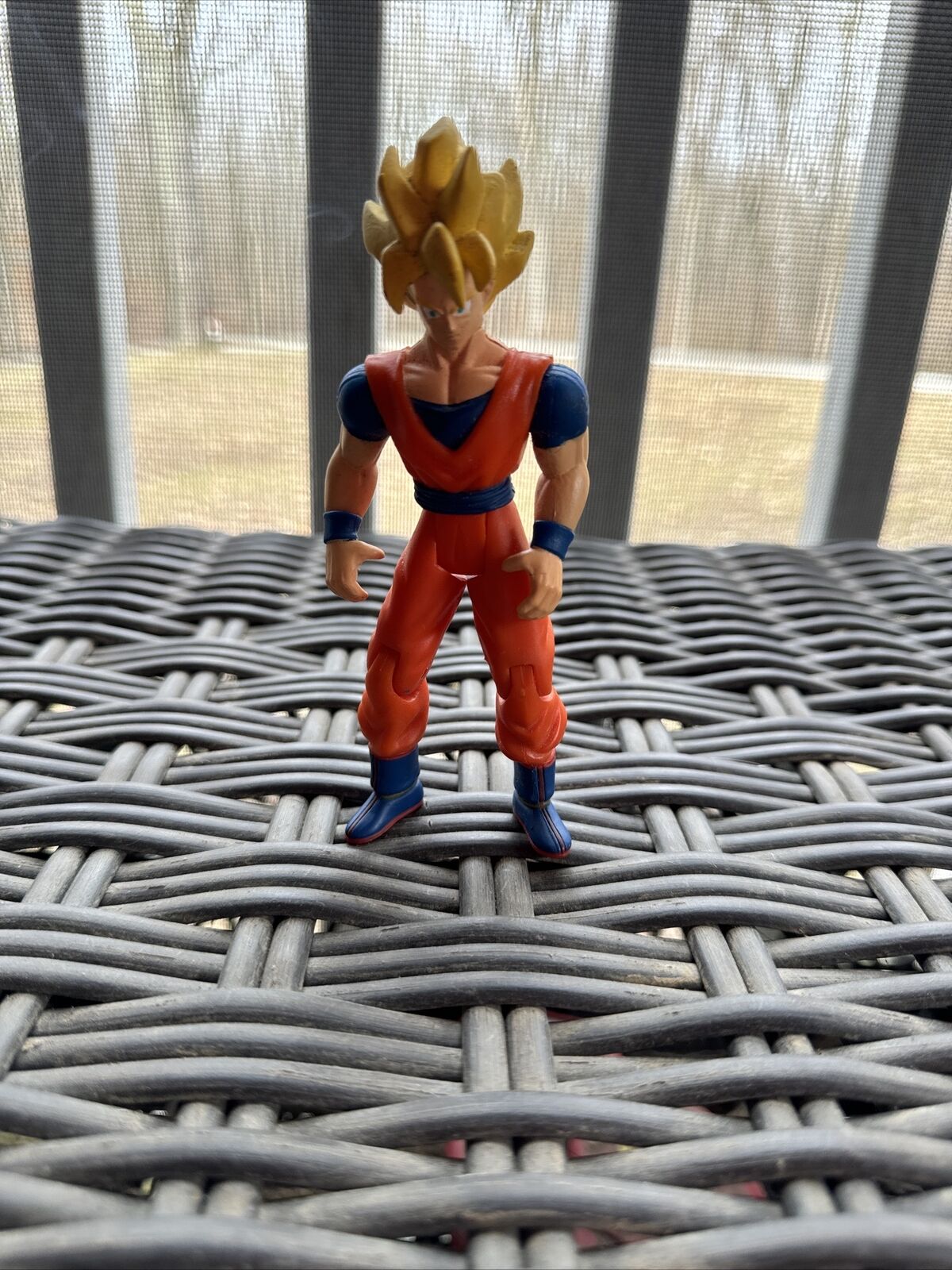 2001 Dragon Ball Z Figurine Saiyan Goku Blonde Hair 