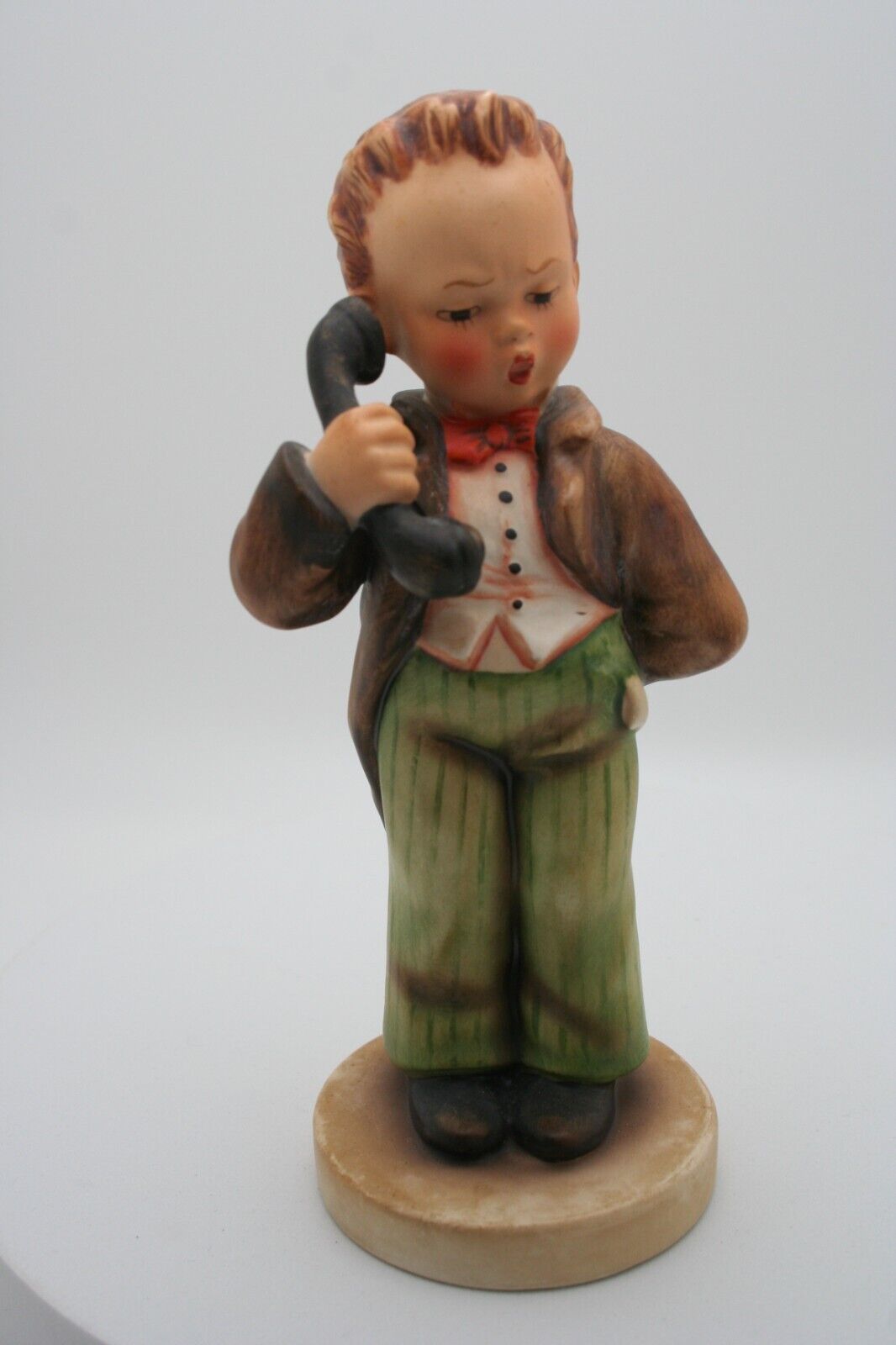 Goebel MI Hummel Figurine - Hello #124 - TMK-2 - 6 3/4\