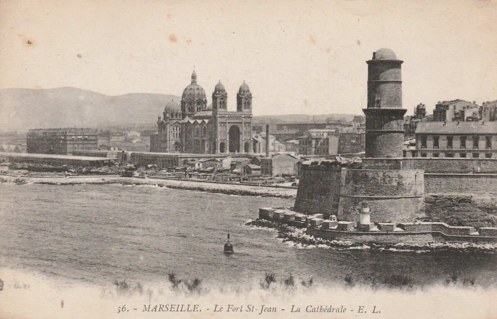 Postcard La Cathédrale et le Fort Saint-Jean, Marseille, France