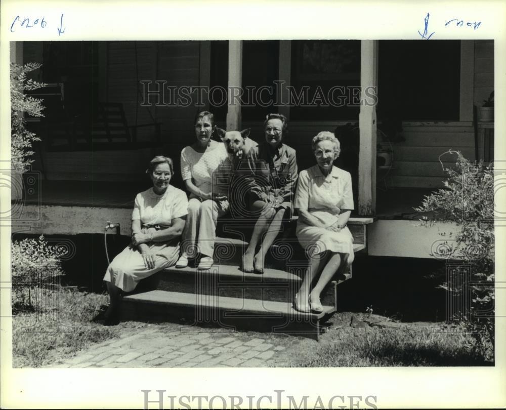 1984 Press Photo Women Sitting on the Steps of a House in Stockton, Alabama