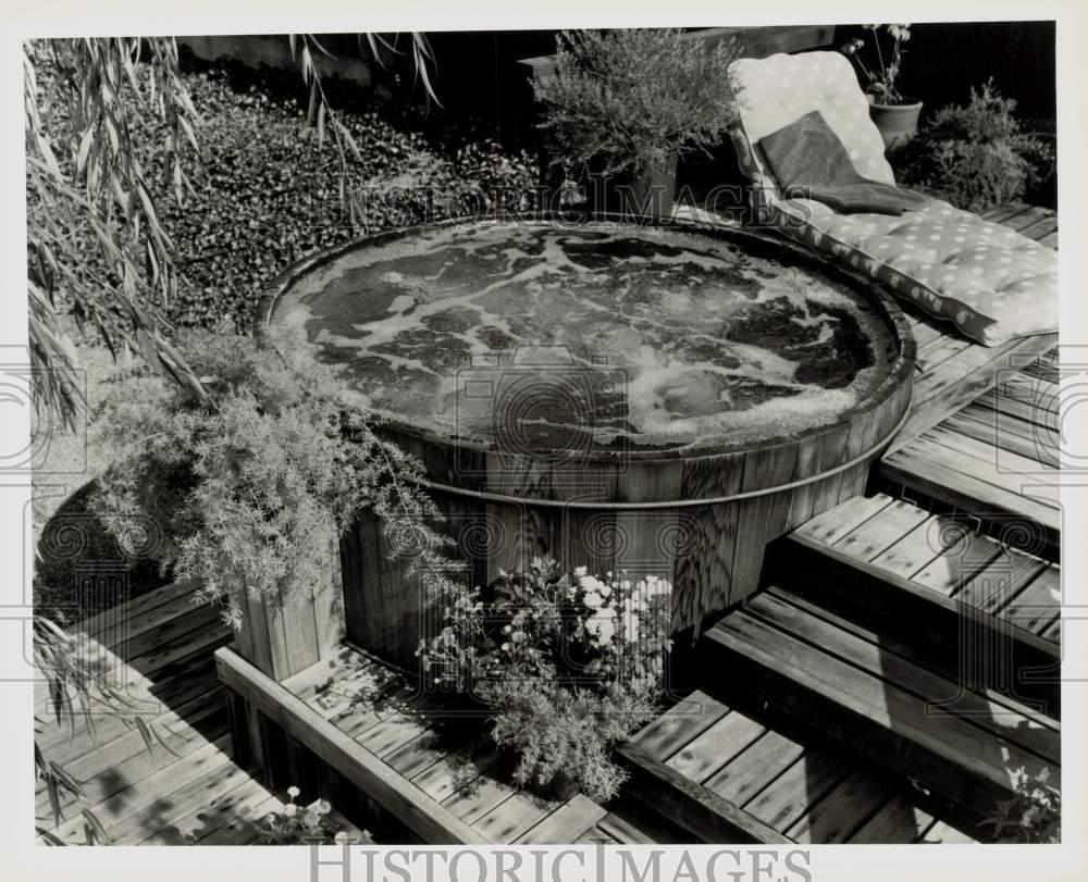 Press Photo The Selva Whirlpool spa system with tub constructed of redwood
