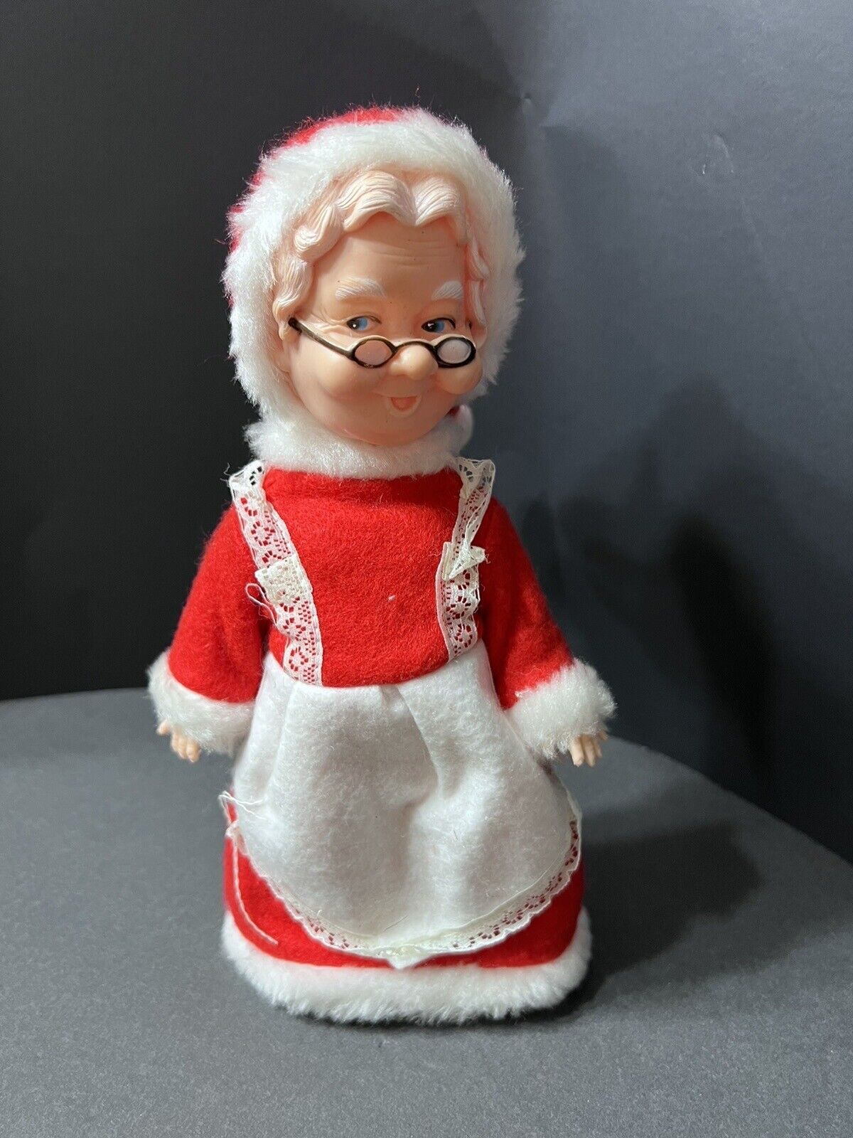 Mrs. Santa Claus - 10\