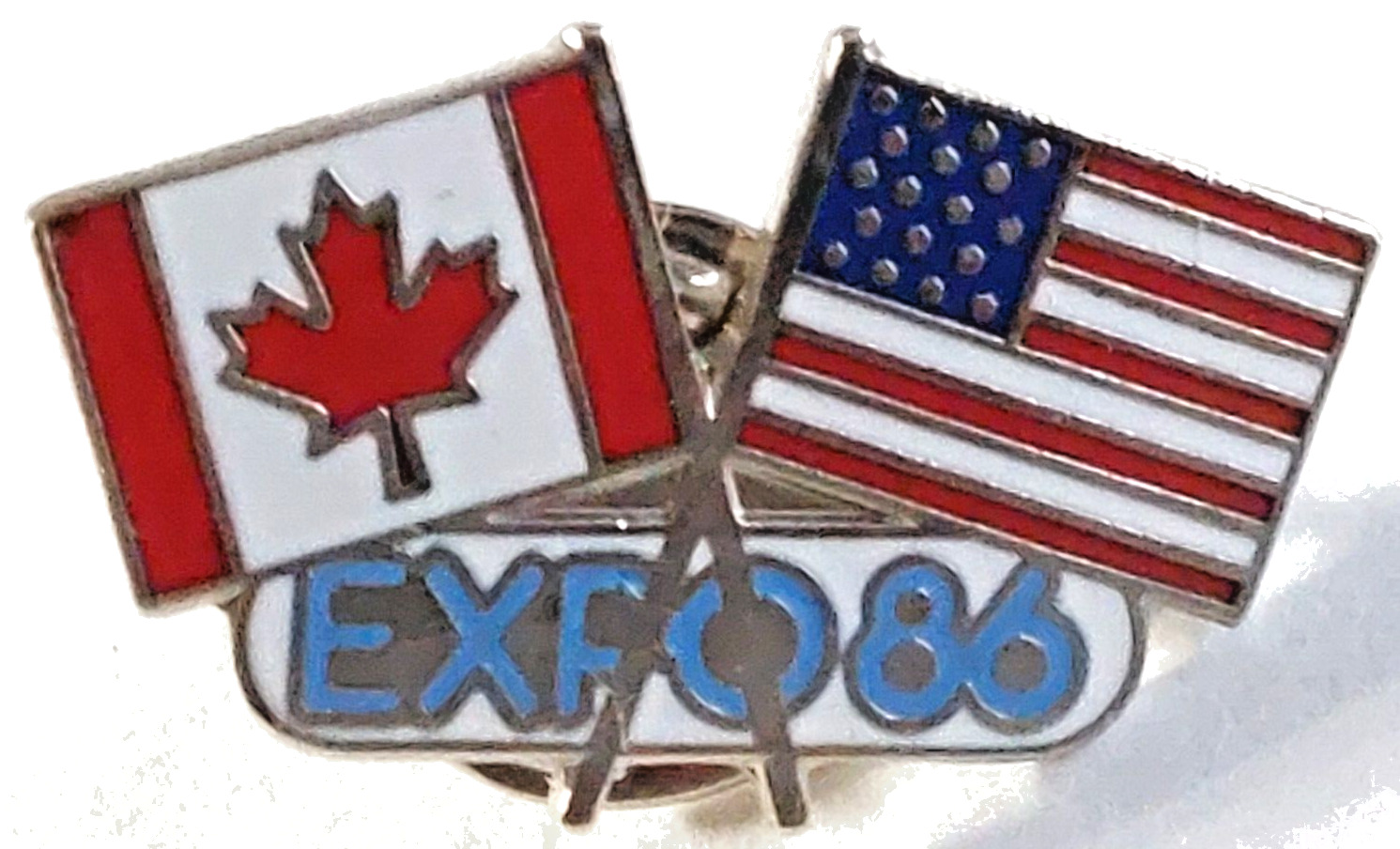Expo 1986 Vancouver Canada Crossed Flags (Canada/USA) Lapel Pin (081623)