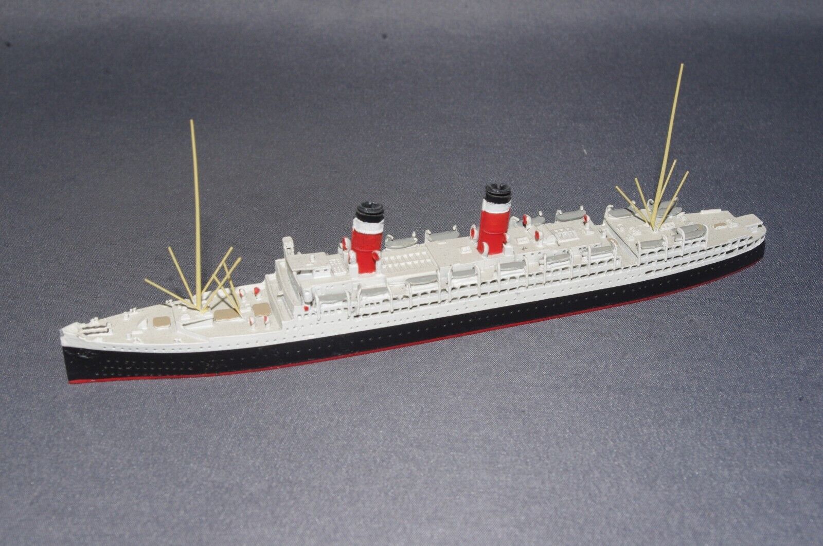 ALBATROS GB PASSENGER SHIP \'SS ALSATIAN\' 1/1250 MODEL SHIP