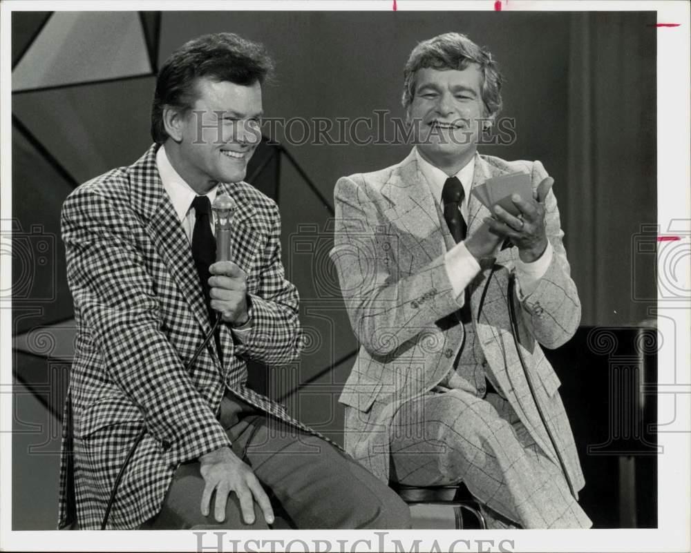 1976 Press Photo Actor Bob Crane with Host Tommy Banks on \