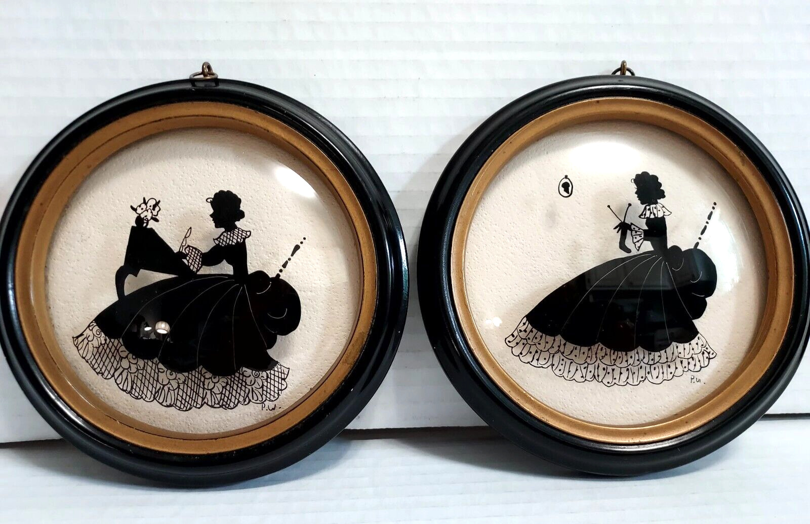 VTG Pair (2) Reverse Painted Silhouette Pictures Convex Glass Oval Frame 5\