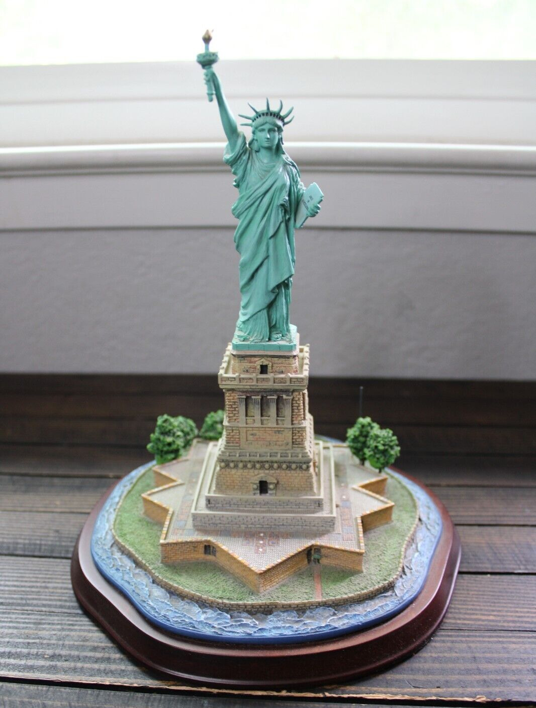 Vintage The Danbury Mint The Statue Of Liberty Liberty Island New York