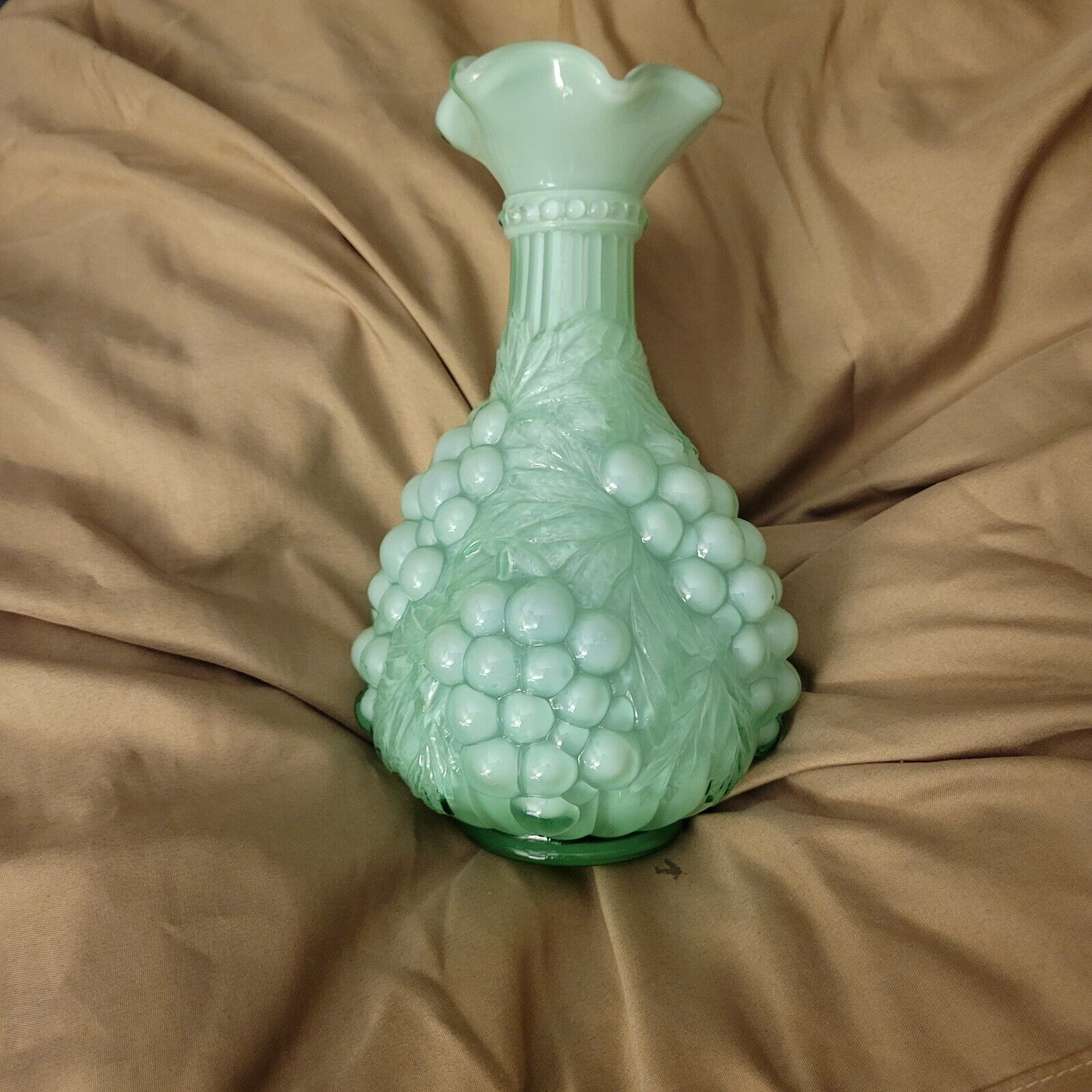 Vintage 1950’s Imperial Glass Green & White Cased Grape Vase 8.5 Inch Excellent