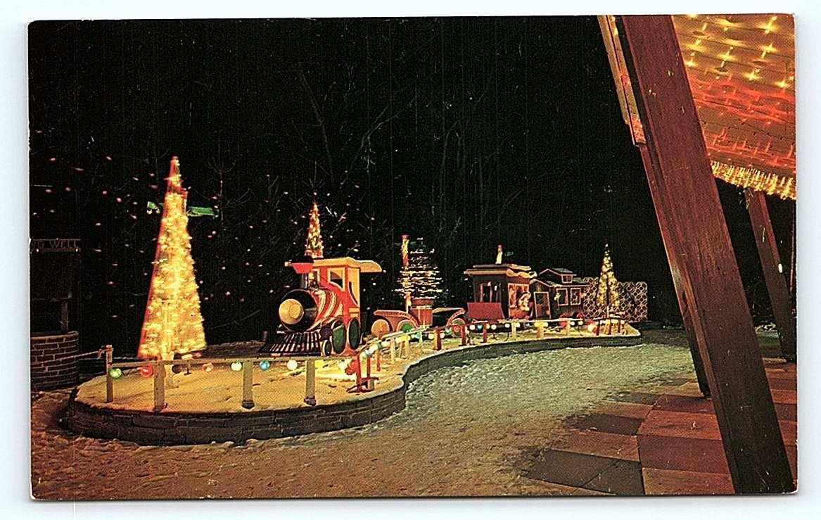 ORISKANY, NY New York ~ CHRISTMAS DECORATIONS Trinkhaus Manor  c1950s  Postcard