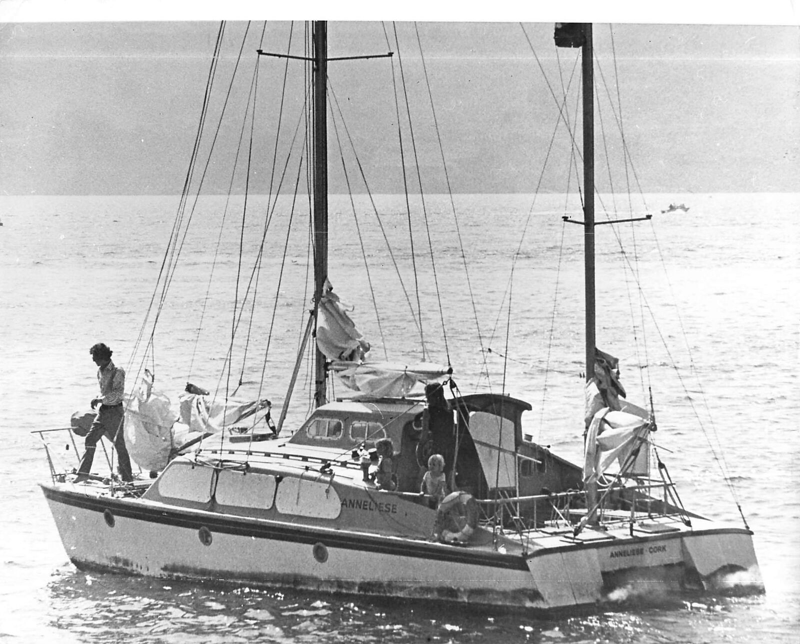 1973 UK Press Photo Family at Sea Living ANNALIESE Cork Sailing Round the World
