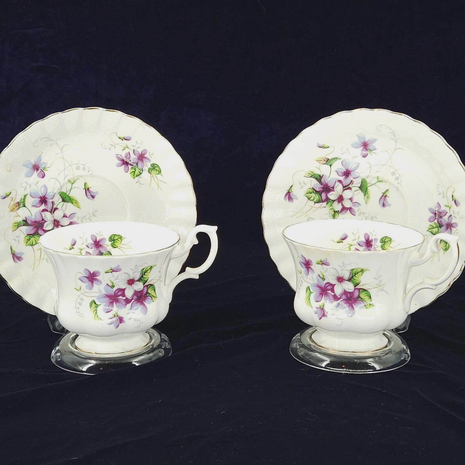 Vtg Set of 2 Royal Albert Tea Cups and Saucers Purple Violets Bone China READ