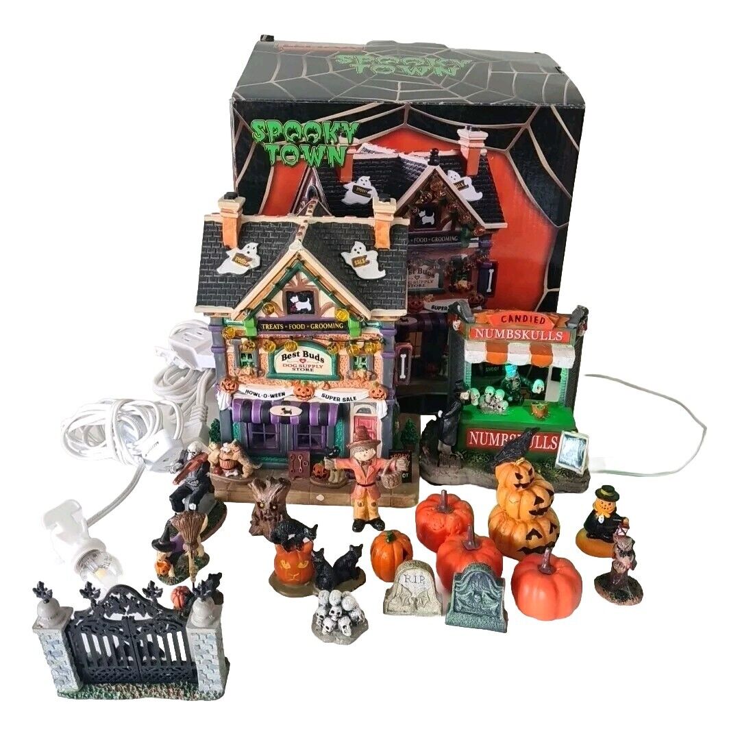 Lemax Spooky Town Best Buds Dog Supply Store 95459 Lighted Building + Accesories