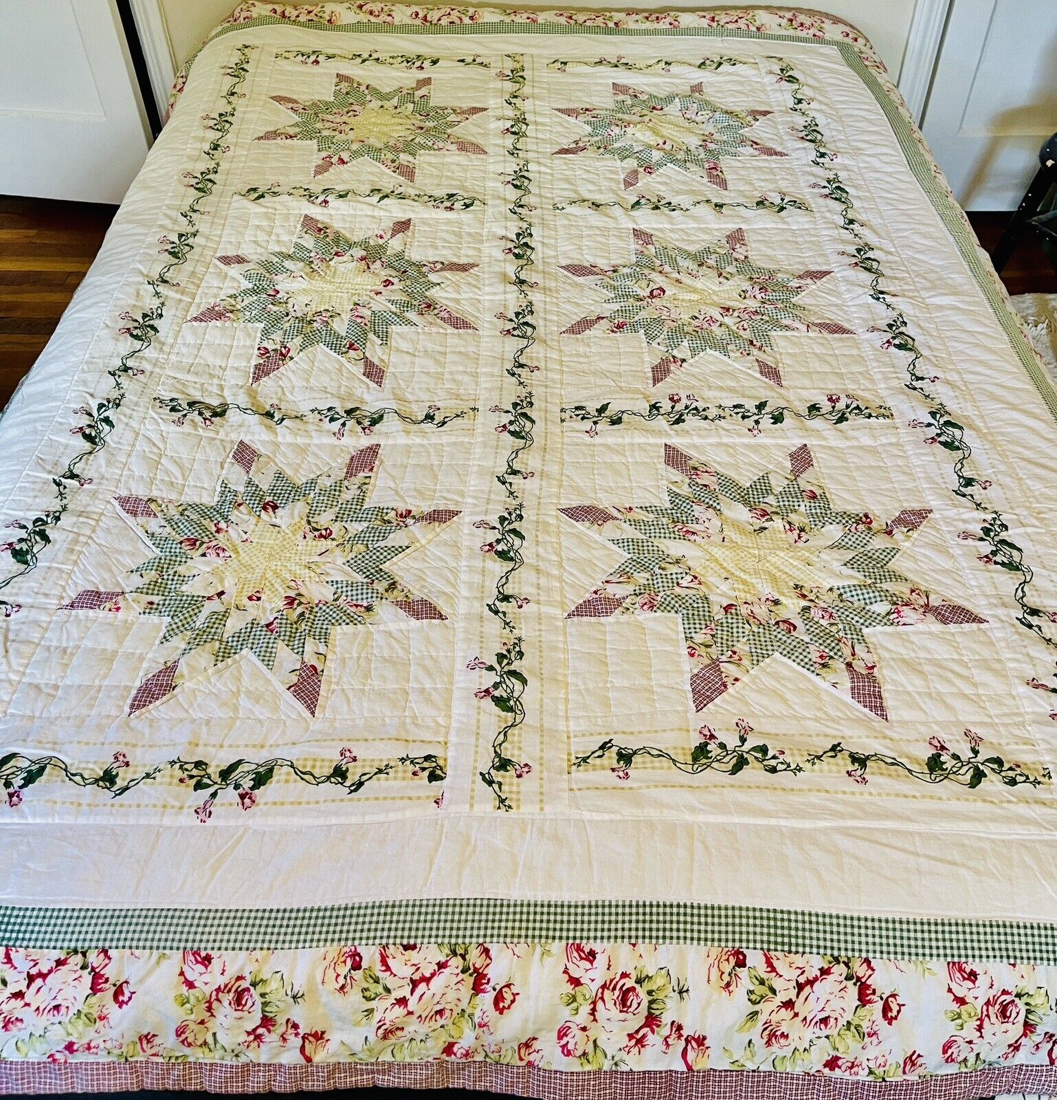 Vintage Summer Quilt 8 Point Star Pattern w Florals Approx 68 x 80 Needs Repair