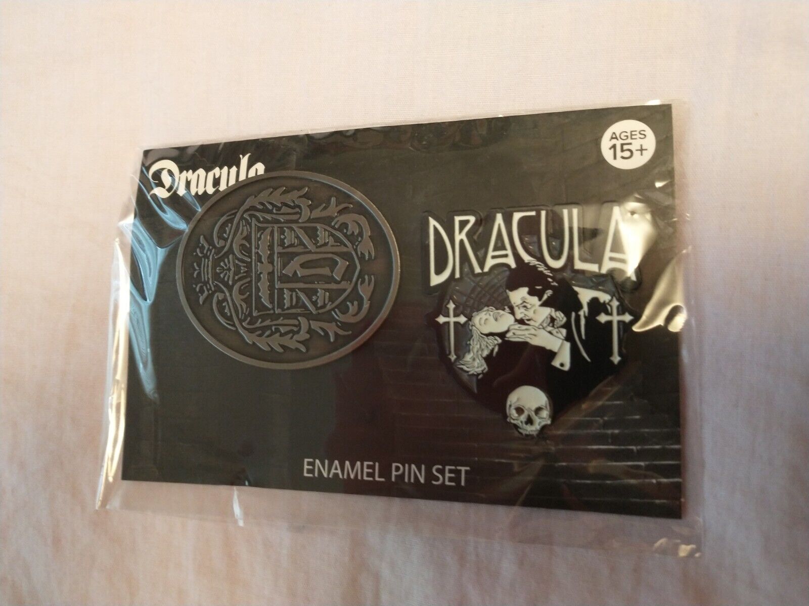 Universal Monsters NECA Dracula DELUXE Enamel Pin Loot Fright Crate Exclusive
