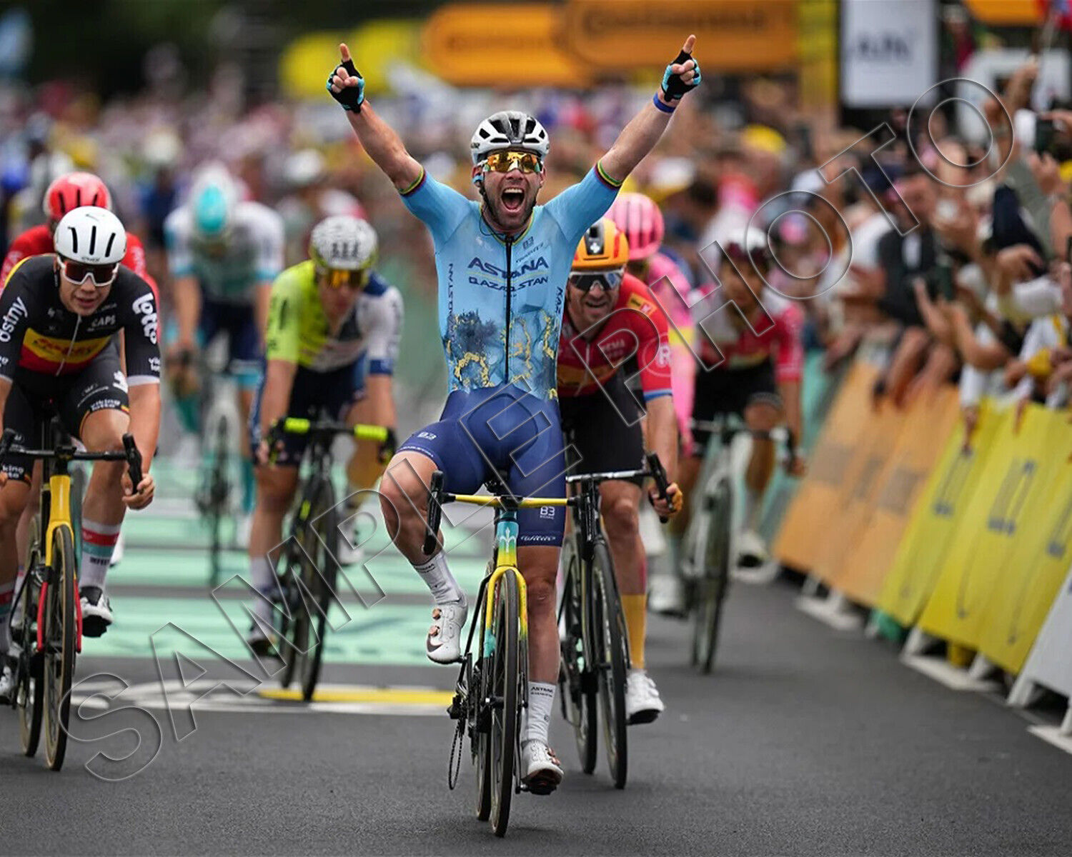 Mark Cavendish 2024 Tour de France Cyclist 8x10 Photo Cycling Wins 35th Stage #2