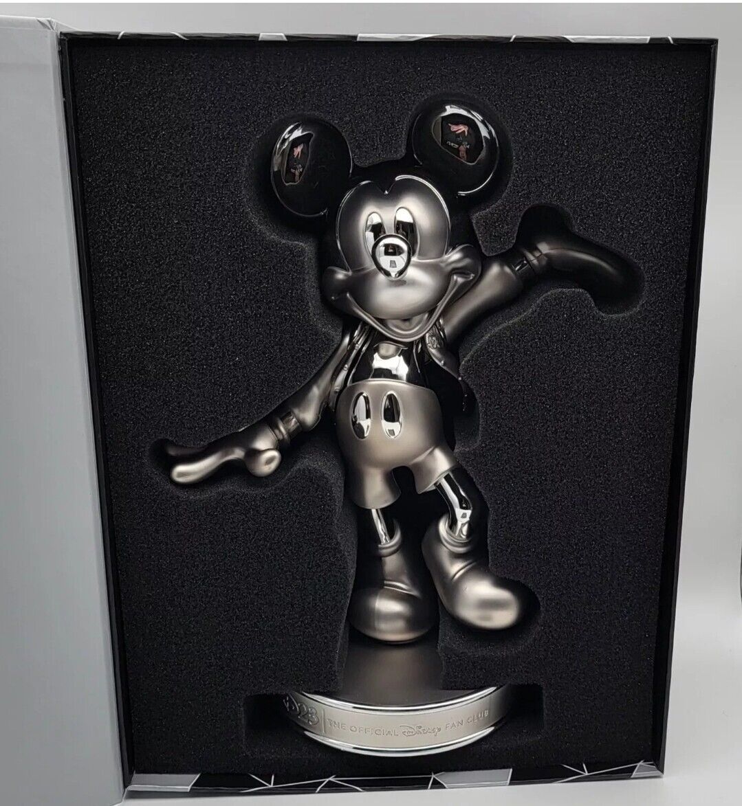NEW Disney Milestone Statue D23 Mickey Mouse Leader Of The Club Disney100 Figure