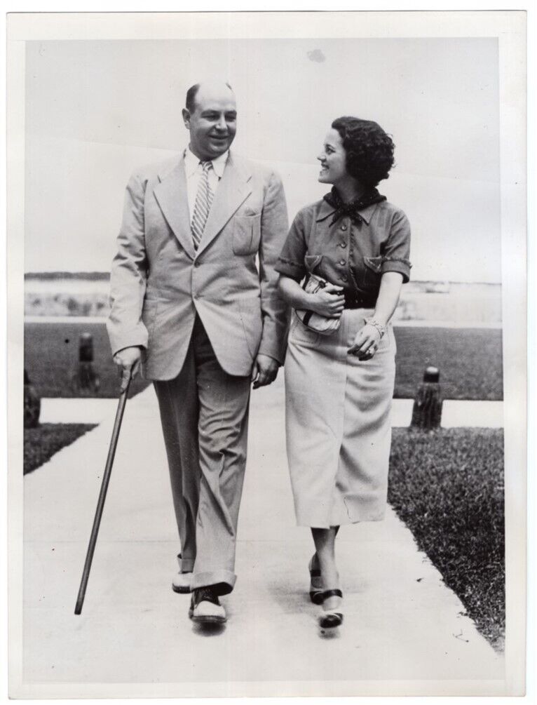 1936 Mr. & Mrs. Wallace Groves of New York City at British Colonial Nassau Photo