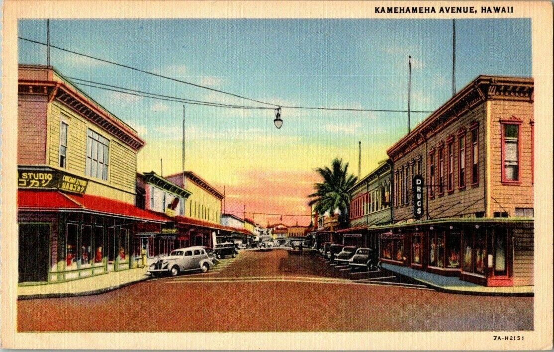 1940\'S. KAMEHAMEHA AVE. HAWAII. DRUG STORE, ALOHA STUDIO.  POSTCARD