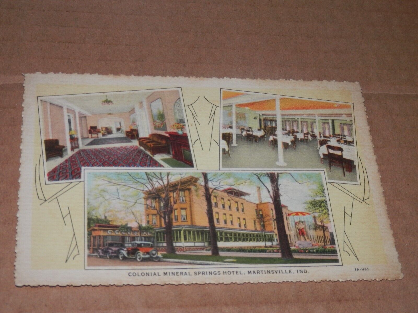 MARTINSVILLE INDIANA - 1935 POSTCARD - COLONIAL MINERAL SPRINGS HOTEL