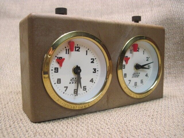Vintage APF v Rolland Chess Mechanical Clock – made in Germany
