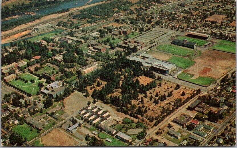 Vintage 1950s UNIVERSITY OF OREGON Postcard Campus Aerial View / Plastichrome