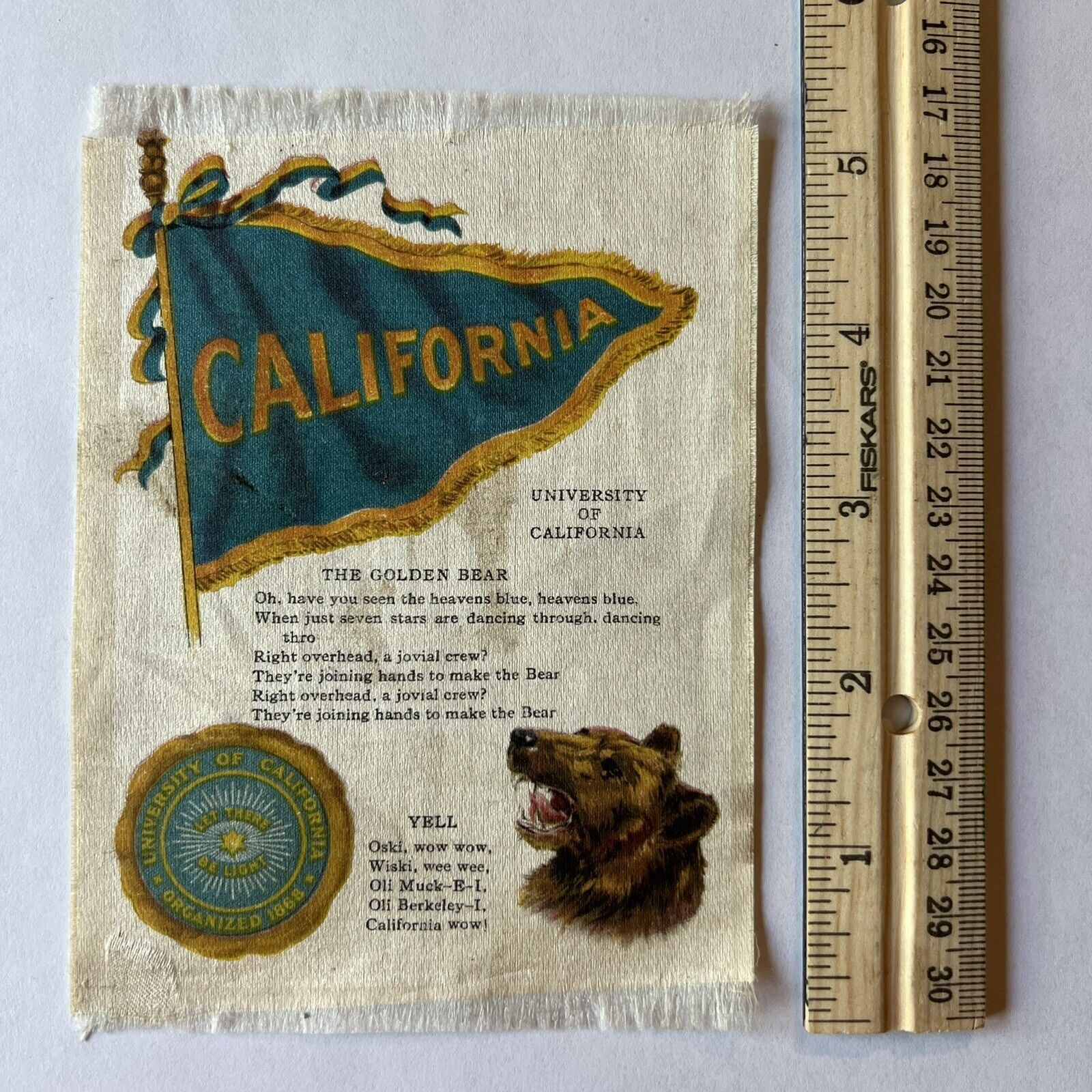 RARE UNIVERSITY OF CALIFORNIA CLOTH PENNANT CLOTH GOLDEN BEAR WITH SEAL