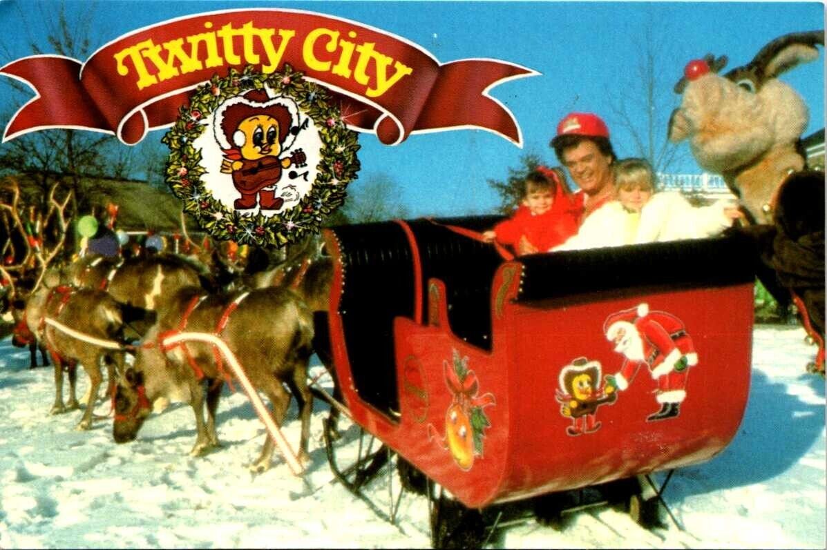 Postcard Conway Twitty City Sleigh Tweety Christmas Reindeer Hendersonville TN