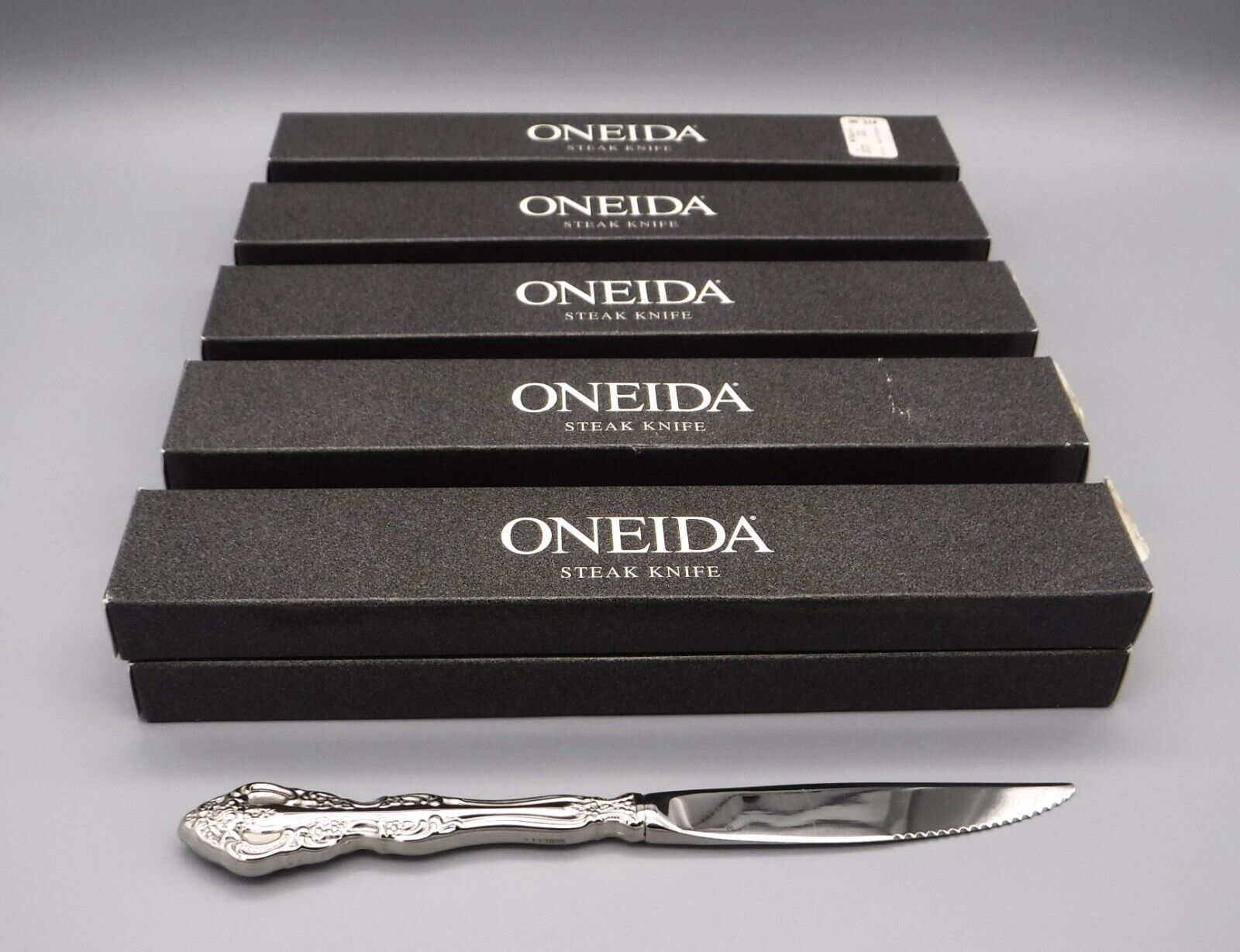 Oneida ~ Michelangelo ~ Steak Knives ~ Set of 10 Stainless Knives