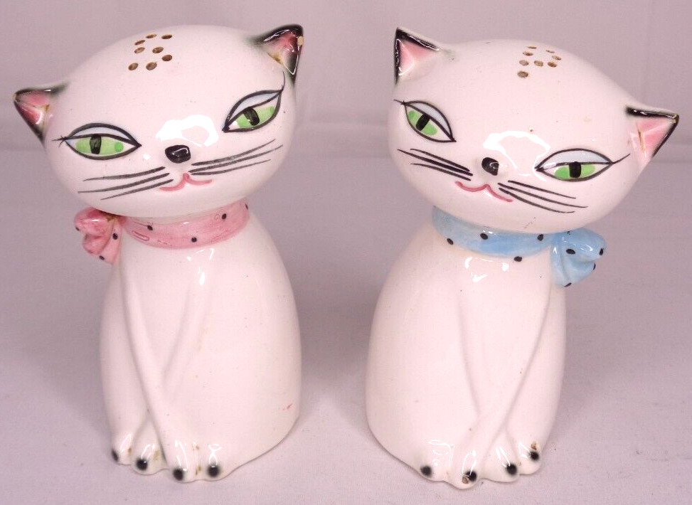 Vintage Maison International Siamese Cat Salt & Pepper Shakers Set Cozy Kitten