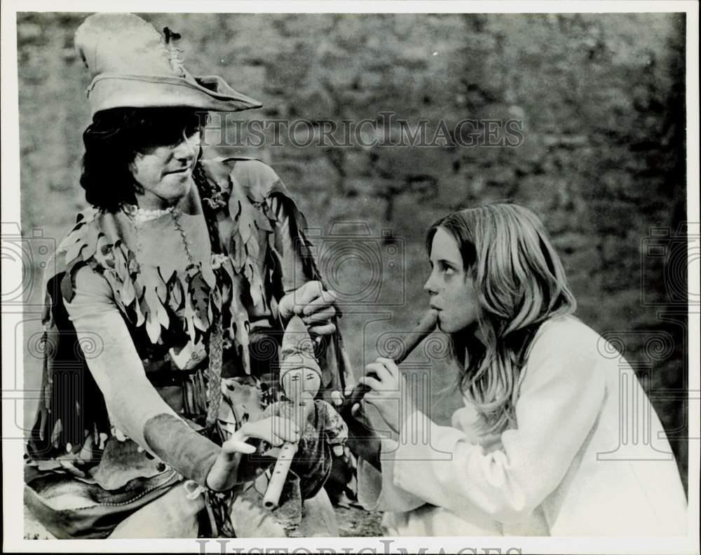 1971 Press Photo Singer Donovan Leitch, Cathryn Harrison on \