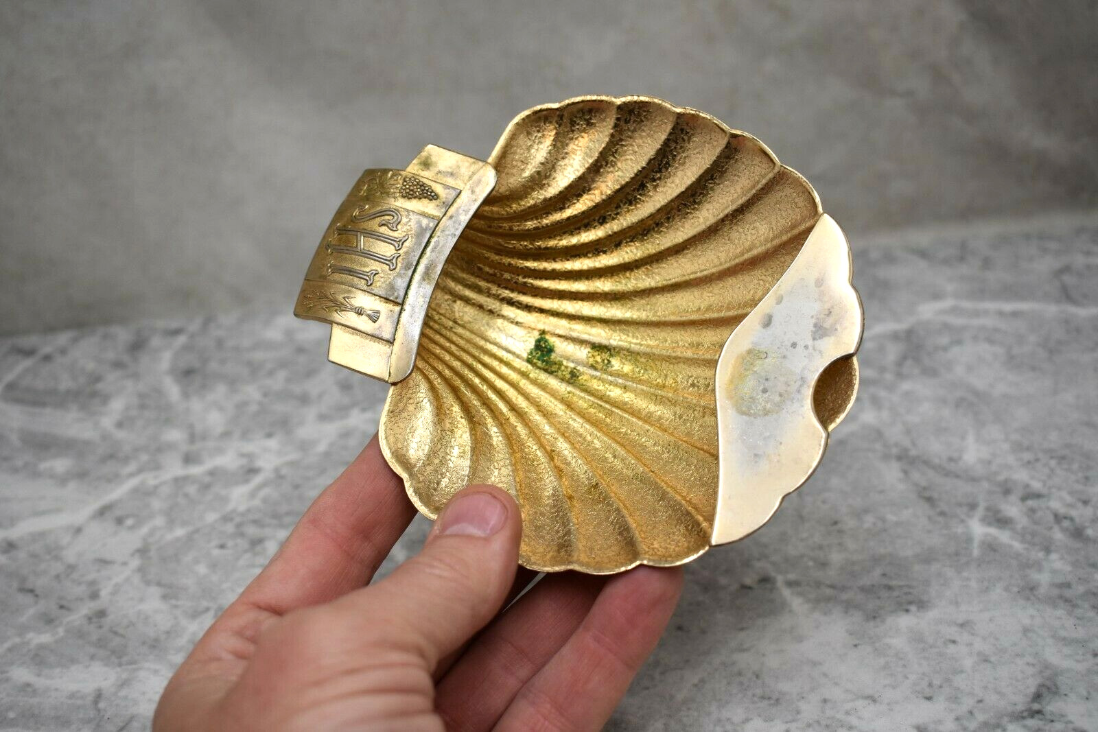Nice Older Vintage Baptismal Shell, Brass, Very Sturdy (CU271) chalice co