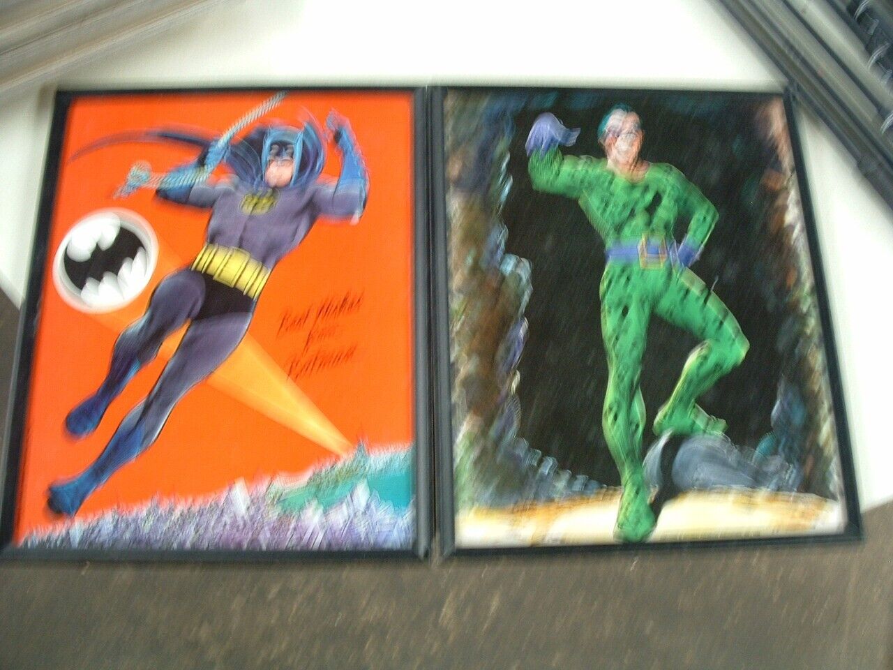 SET OF 2 LARGE SIZE BATMAN AND THE RIDDLER FULL COLOR PICTURES SIGNED BW BATMAN