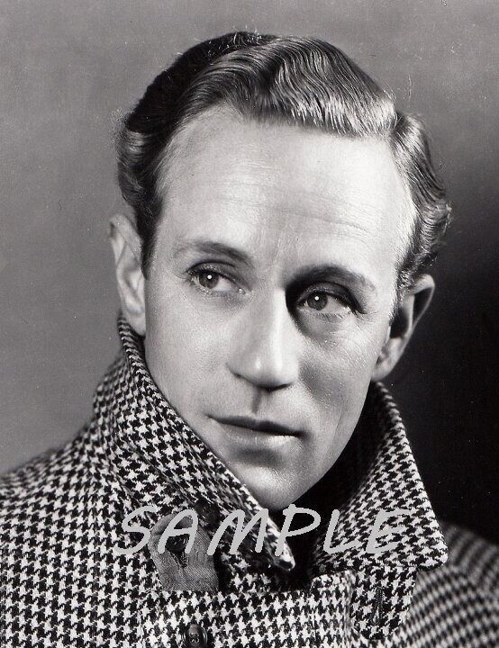 Young LESLIE HOWARD Classic Photo  (134-p)