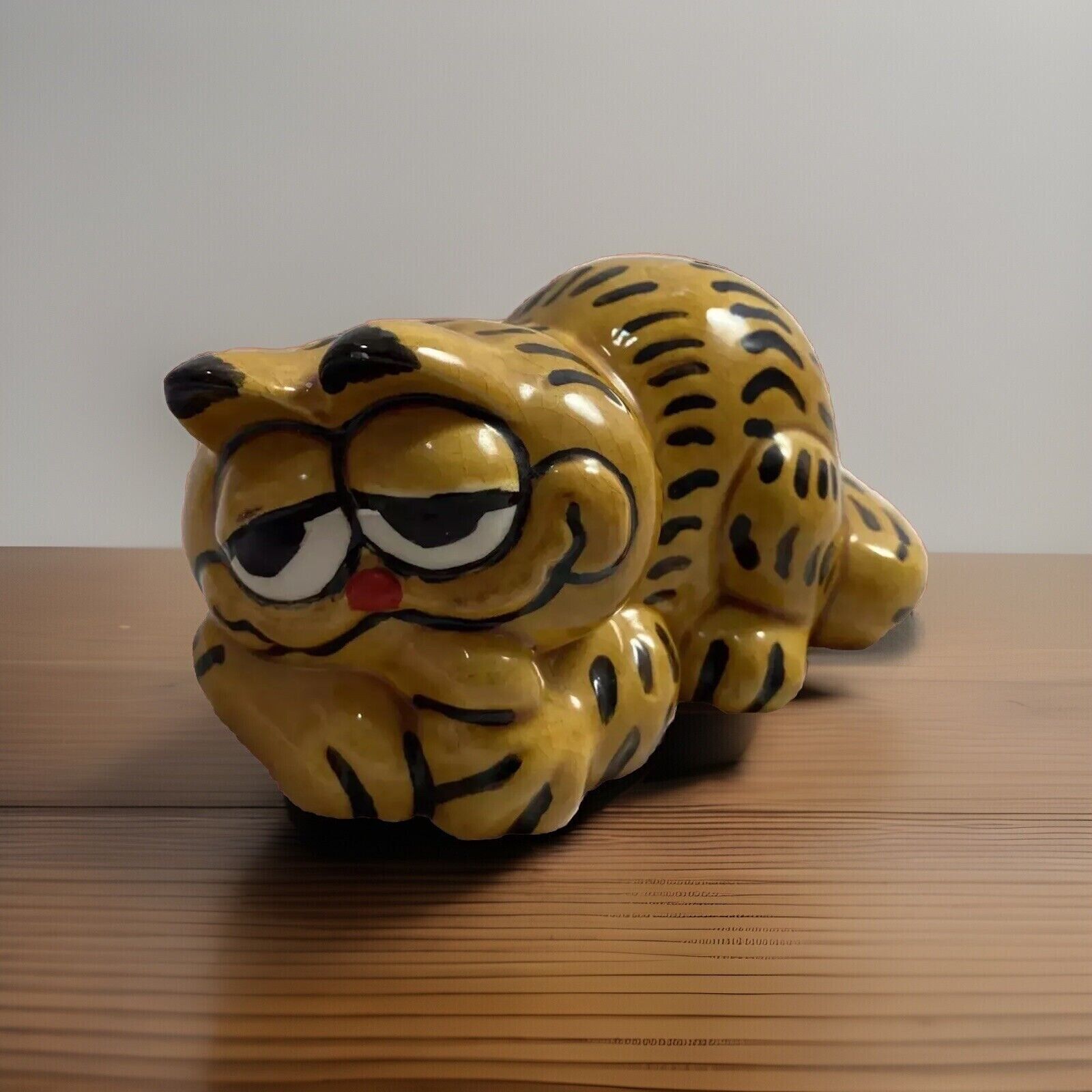 Vtg Ceramic Garfield Lazy Fat Cat Figurine Shelf Sitter Hand Painted Signed 5x3”