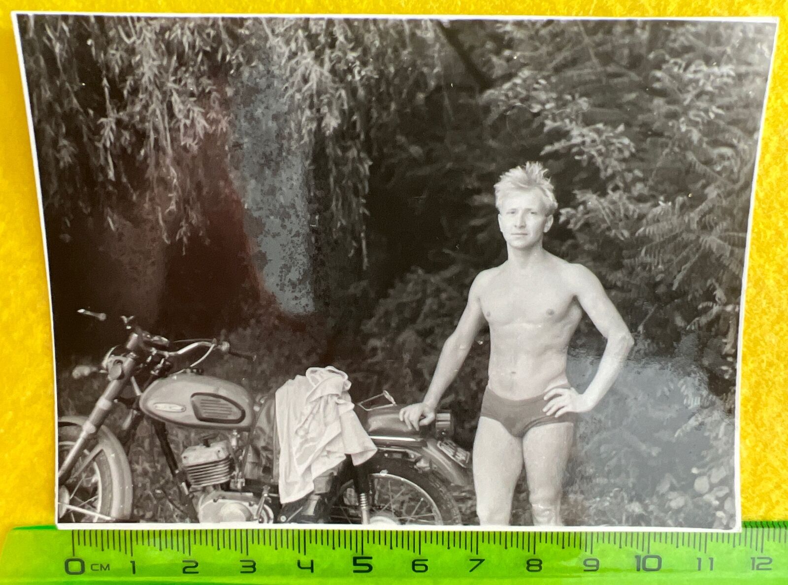 Vintage Photo HANDSOME MUSCULAR BLOND MAN TRUNKS BULGE bicycle Gay int