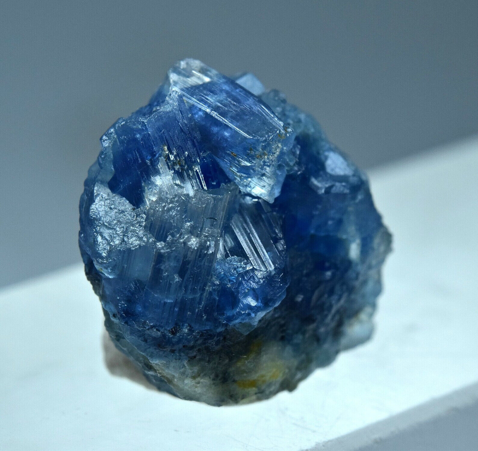 9 Carat Unususal Vorobyevite Beryl Rosterite Top Blue Color Crystal Bunch