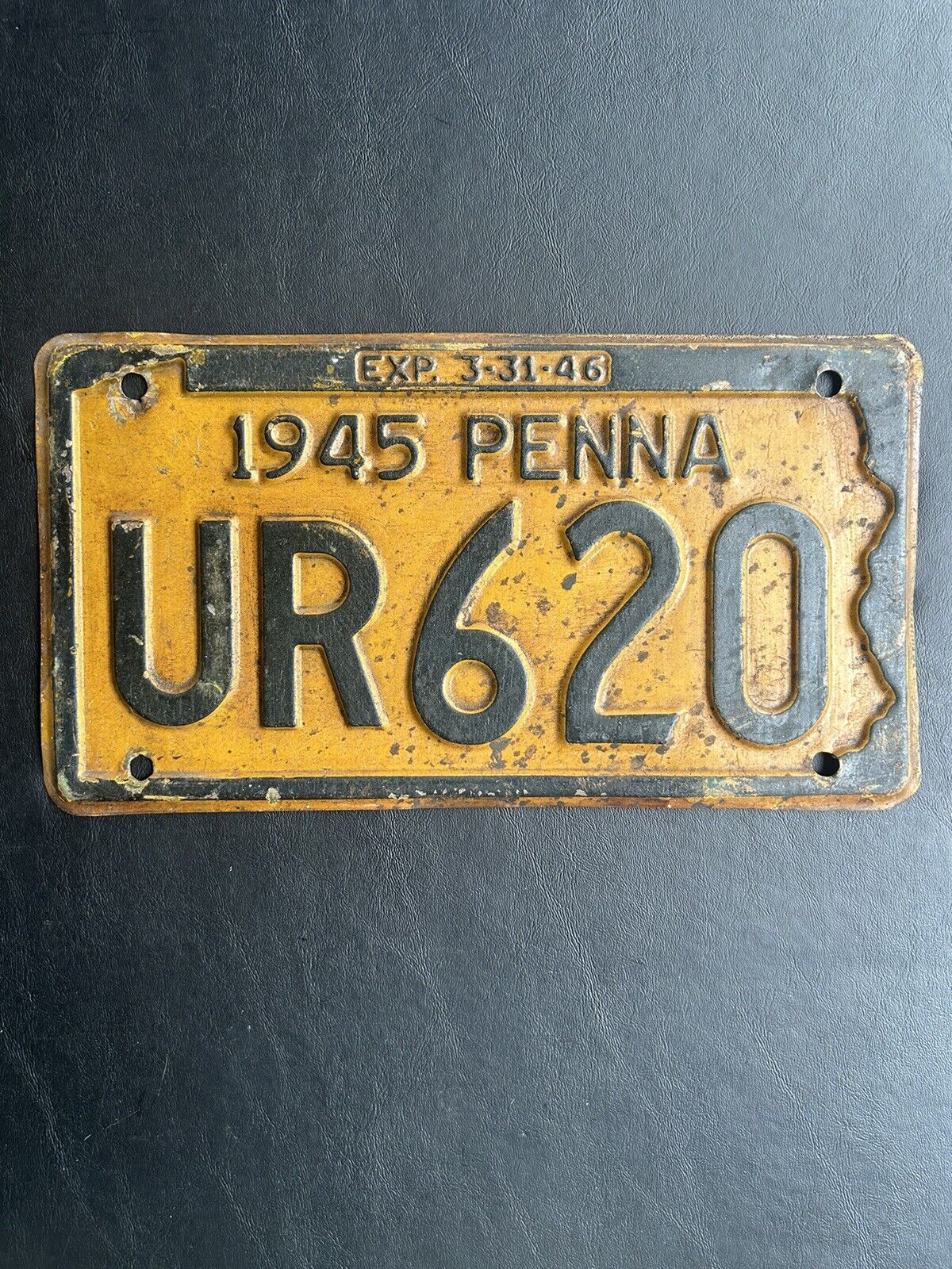 1945 Pennsylvania License Plate UR620