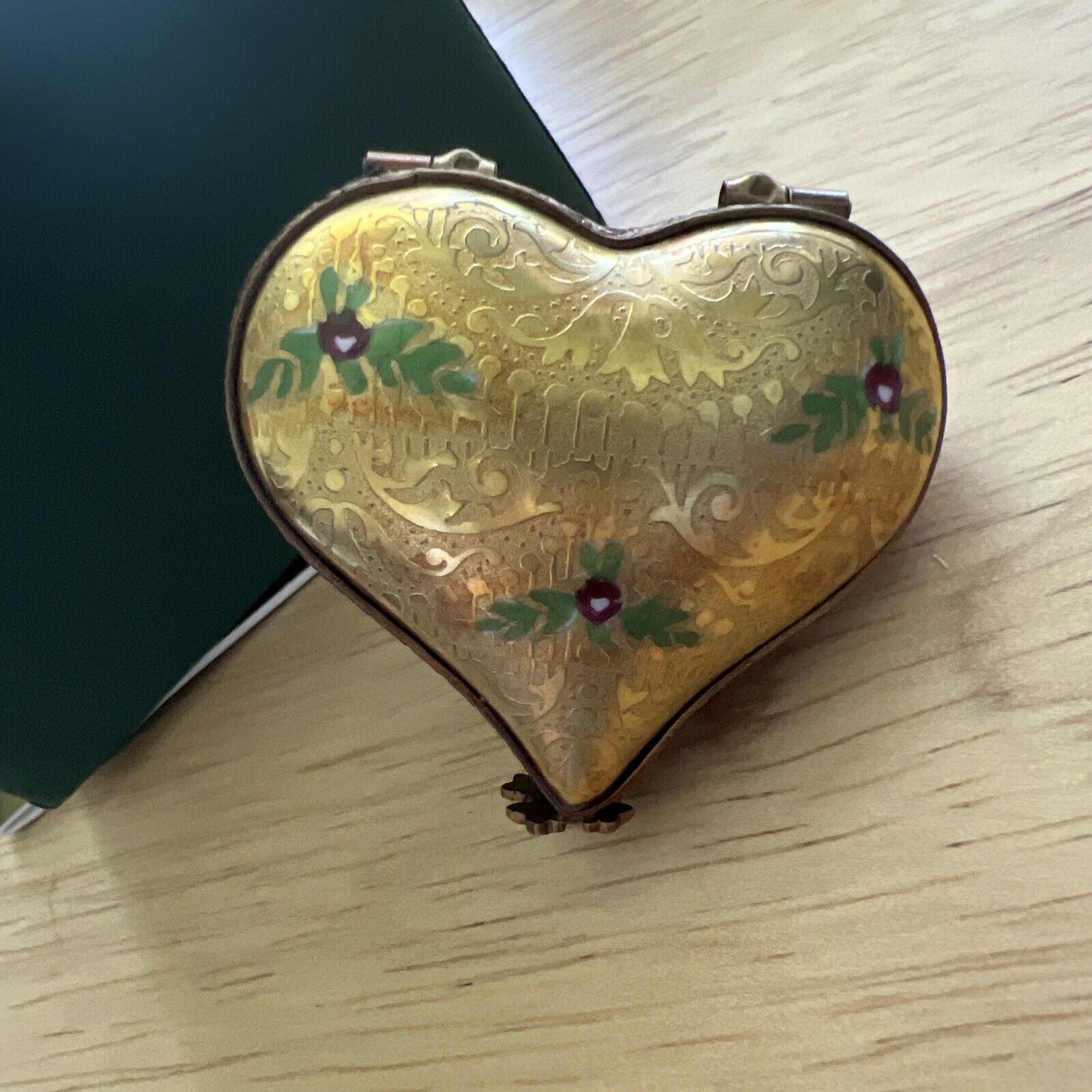 Artoria Limoges France Porcelain Trinket Box 24 K Gold Heart Signed In Orig Box