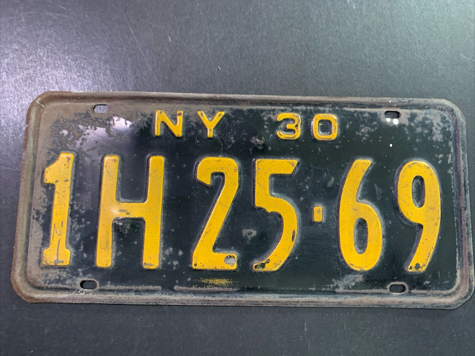 Antique Original Early Auto Truck 1930 ‘1H 25 69’ NY New York License Plate