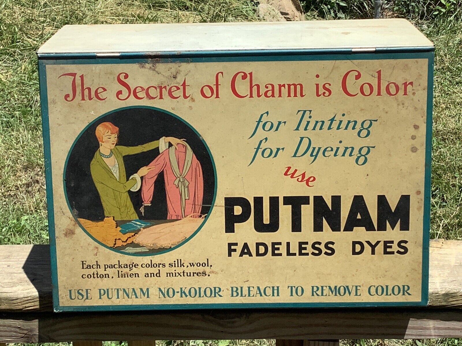 VINTAGE Putnam Dye Cabinet Advertising Display Case Pat 1931 Metal and Wood.
