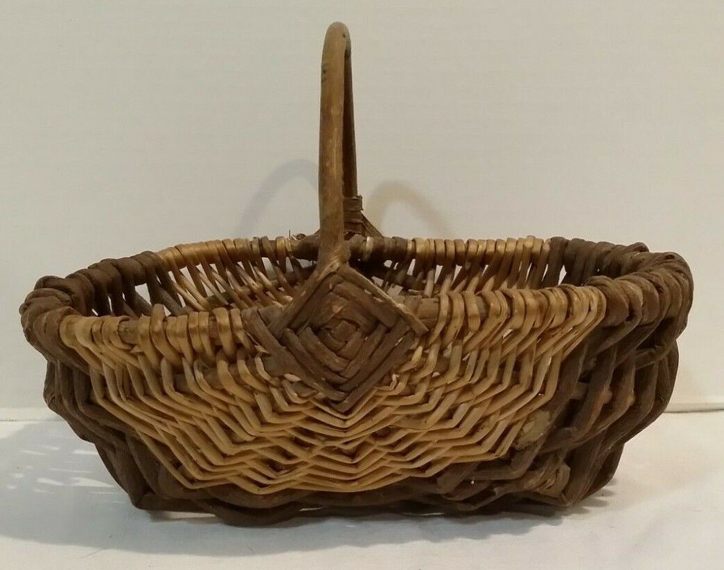 Vintage Handcrafted Woven Buttocks Gathering Basket with Bentwood Handle 8\