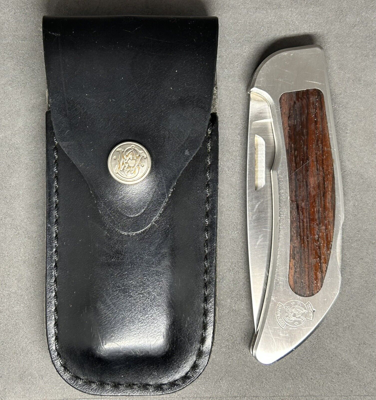 Vintage 1980s Smith & Wesson USA Model #6061 Maverick Knife W/ S&W Sheath Holder