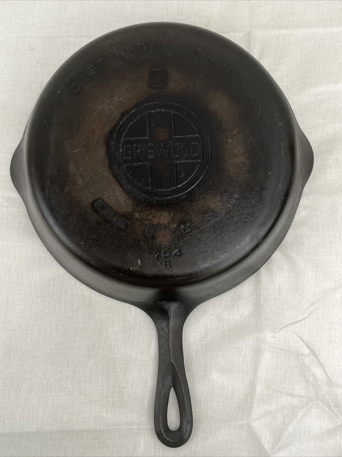 GRISWOLD No 8 Cast Iron 10” SKILLET Small Block Logo 704R